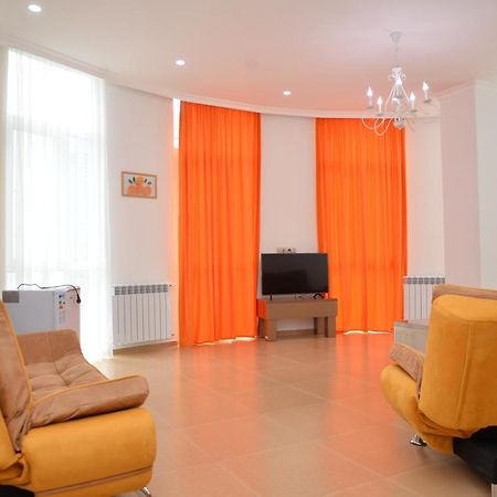 Orange Home Hotel Batumi Ngoại thất bức ảnh