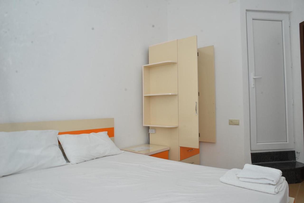 Orange Home Hotel Batumi Ngoại thất bức ảnh
