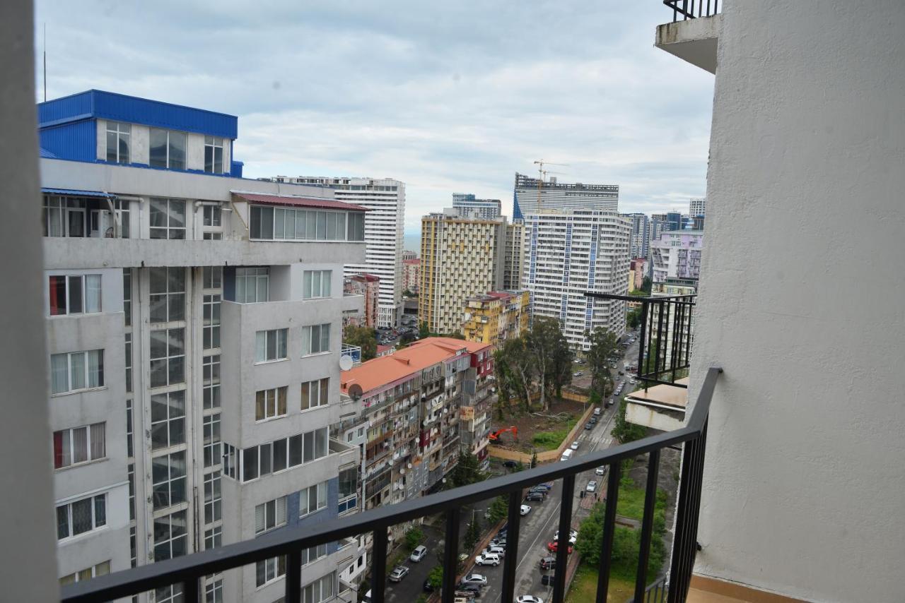 Orange Home Hotel Batumi Ngoại thất bức ảnh