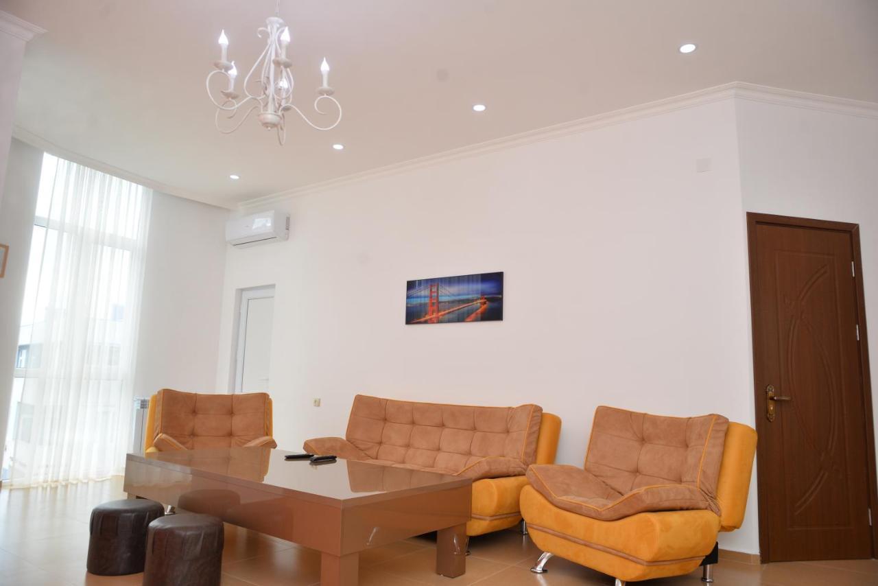 Orange Home Hotel Batumi Ngoại thất bức ảnh
