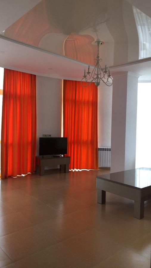 Orange Home Hotel Batumi Ngoại thất bức ảnh