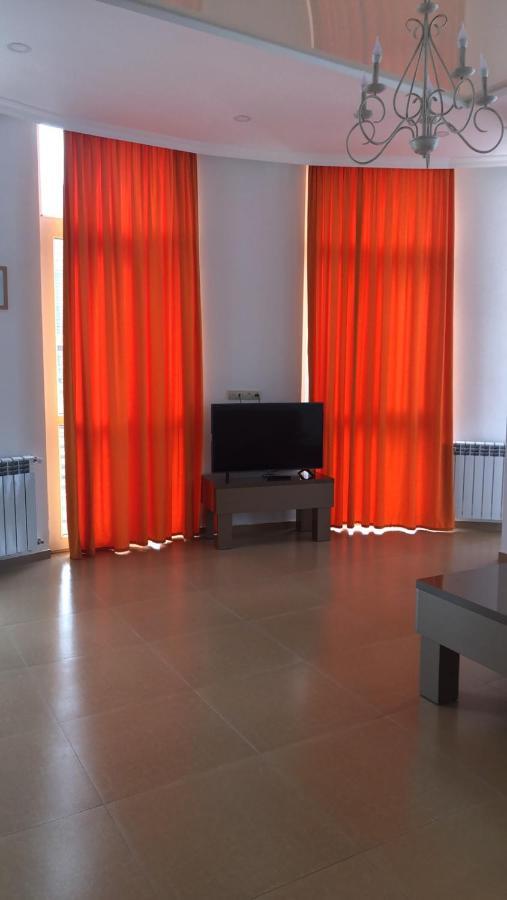 Orange Home Hotel Batumi Ngoại thất bức ảnh