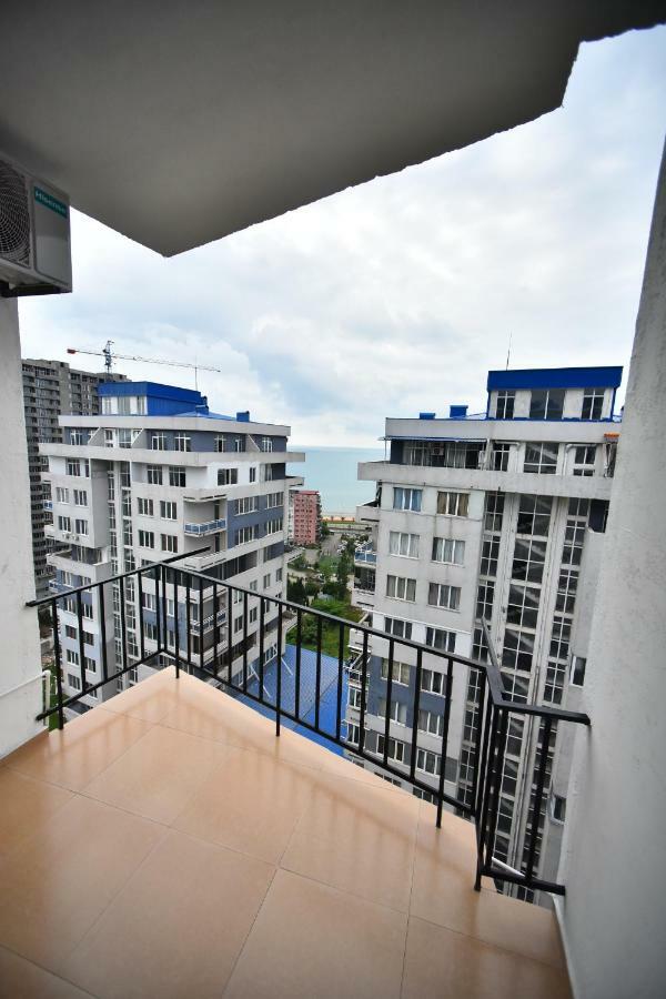 Orange Home Hotel Batumi Ngoại thất bức ảnh