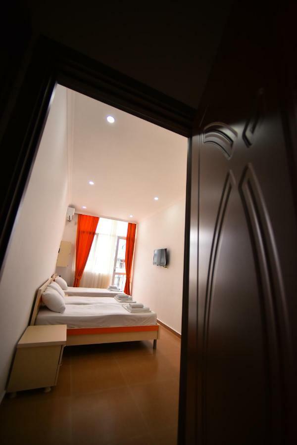 Orange Home Hotel Batumi Ngoại thất bức ảnh