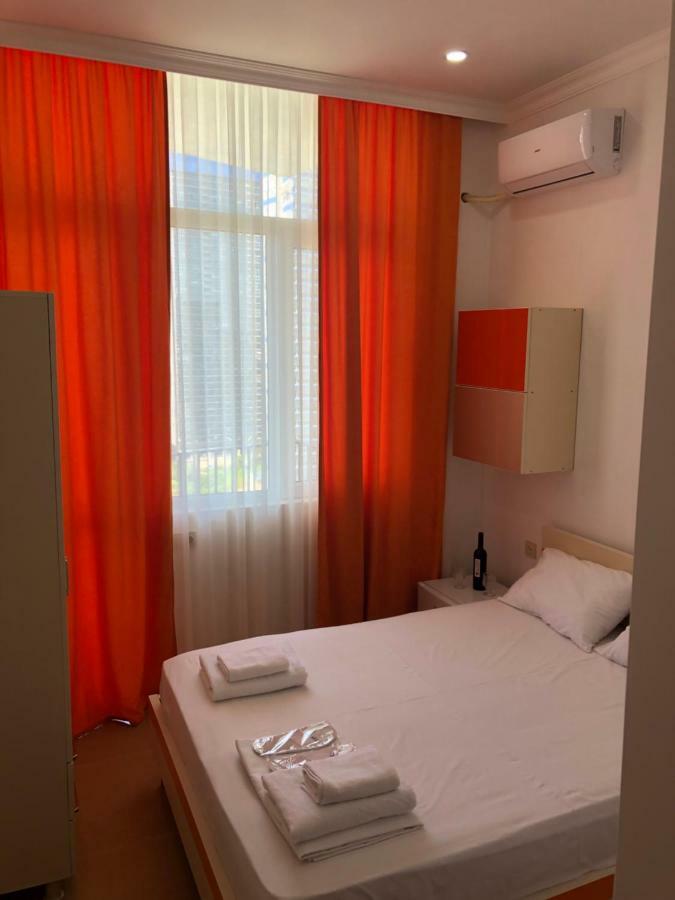 Orange Home Hotel Batumi Ngoại thất bức ảnh