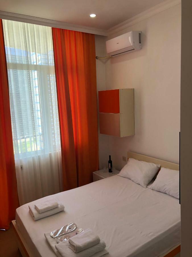 Orange Home Hotel Batumi Ngoại thất bức ảnh